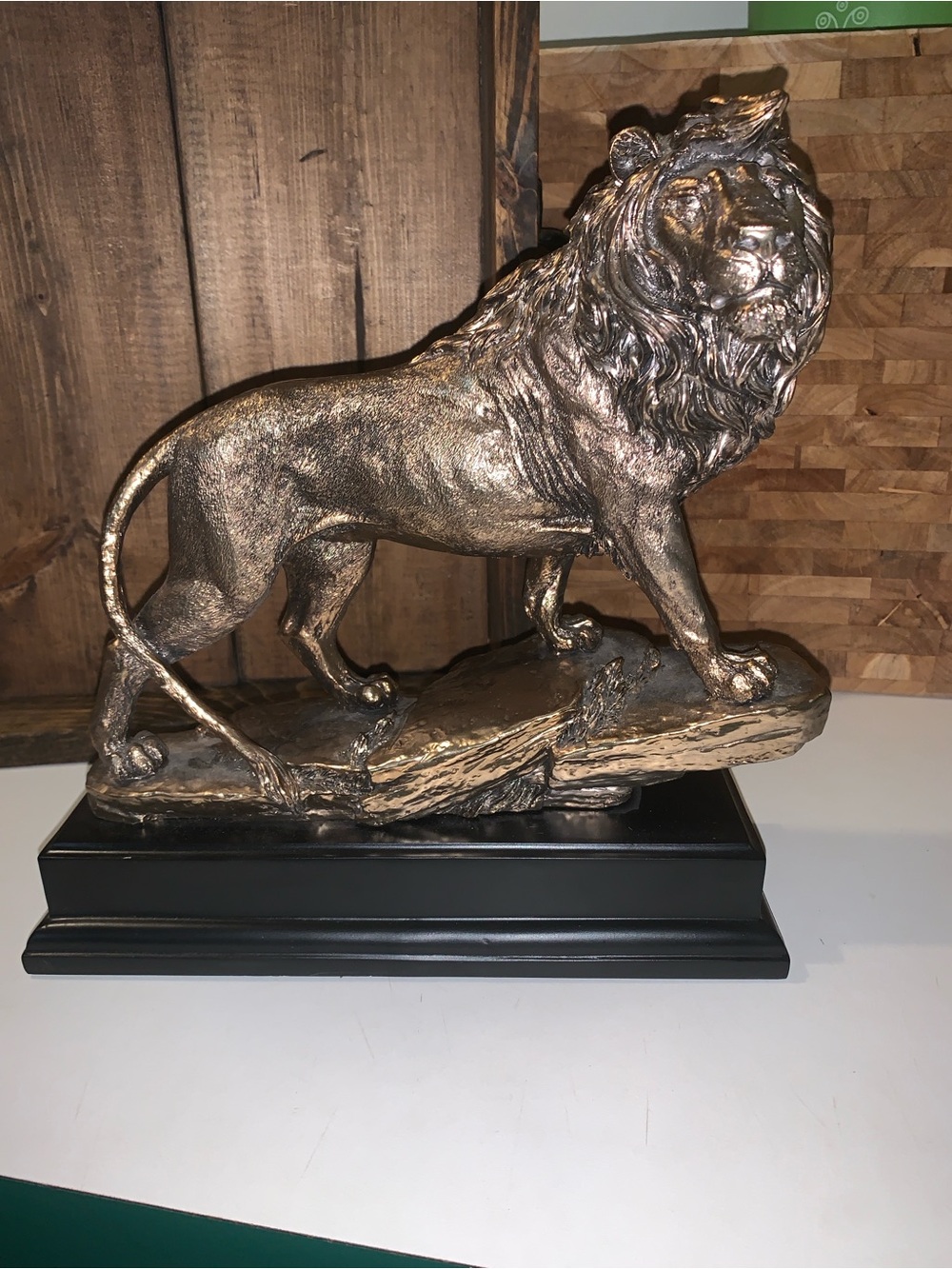 Proud Lion Statue-Bronze finish
